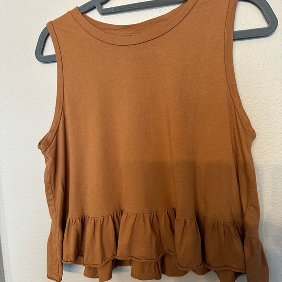 Wild Fabke Tops - Cropped Tank Top